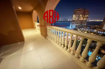 صورة لـ شرفة شقة - غرفة نوم - 2 حمامات للايجار في بوابة المارينا - بورتو أرابيا - جزيرة اللؤلؤة - الدوحة ، صورة رقم 1