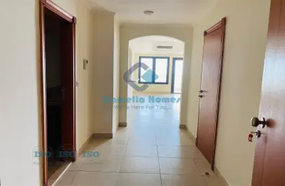 شقة - 3 غرف نوم - 4 حمامات للايجار في طريق بورتو الشرقي - بورتو أرابيا - جزيرة اللؤلؤة - الدوحة