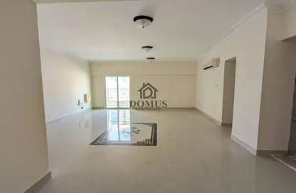 Apartment - 3 Bedrooms - 3 Bathrooms for rent in Thabit Bin Zaid Street - Al Mansoura - Doha