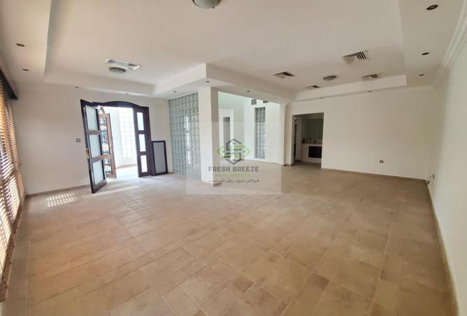 988697 - Property Main Image