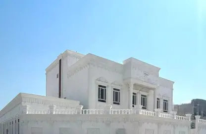 فيلا - 8 غرف نوم - 8 حمامات للبيع في الوكير - الوكير - الوكرة