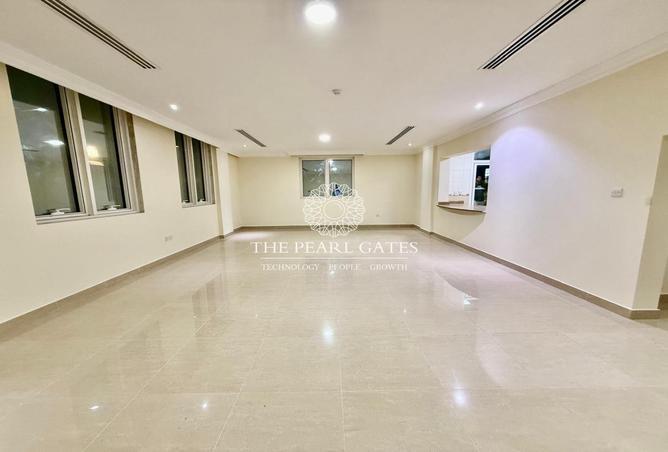 967551 - Property Image 2