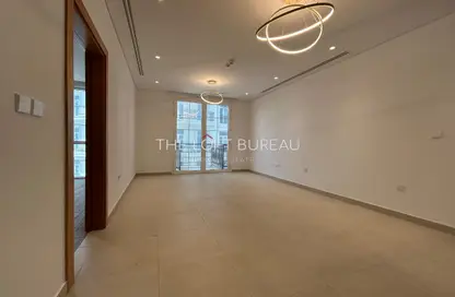 Apartment - 2 Bedrooms - 3 Bathrooms for rent in Floresta Gardens - Floresta Gardens - The Pearl Island - Doha