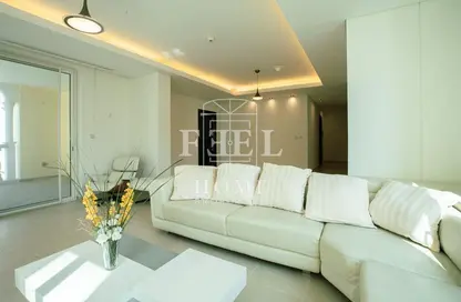 Living Room image for: Apartment - 2 Bedrooms - 3 Bathrooms for sale in Viva Bahriyah - The Pearl Island - Doha, Image 1