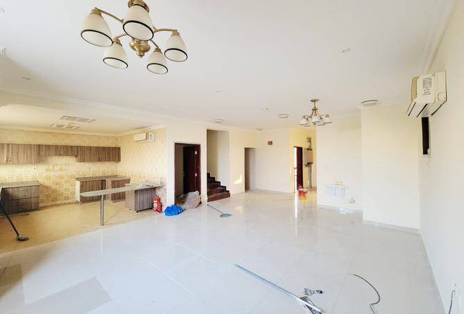 984211 - Property Image 2