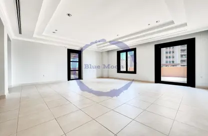 Empty Room image for: Apartment - 3 Bedrooms - 4 Bathrooms for rent in West Porto Drive - Porto Arabia - The Pearl Island - Doha, Image 1