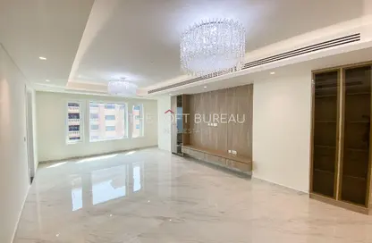 Apartment - 2 Bedrooms - 3 Bathrooms for sale in West Porto Drive - Porto Arabia - The Pearl Island - Doha