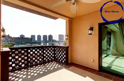 تاون هاوس - 2 غرف نوم - 3 حمامات للايجار في طريق بورتو الغربي - بورتو أرابيا - جزيرة اللؤلؤة - الدوحة