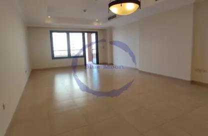 صورة لـ غرفة فارغة شقة - غرفة نوم - 2 حمامات للايجار في طريق بورتو الغربي - بورتو أرابيا - جزيرة اللؤلؤة - الدوحة ، صورة رقم 1