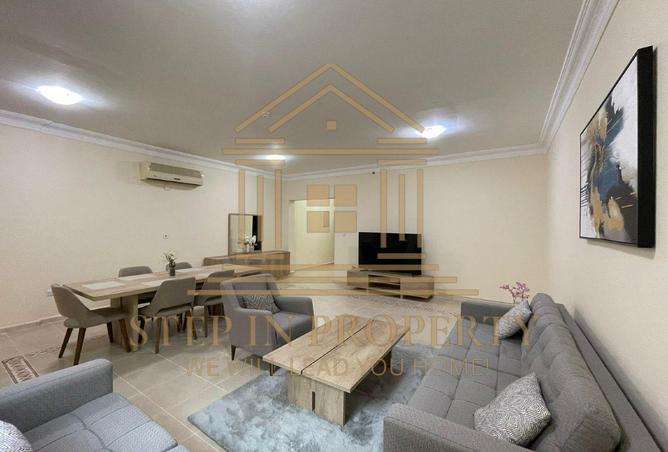 972578 - Property Image 2