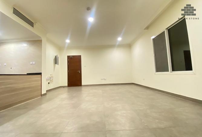 932814 - Property Image 2