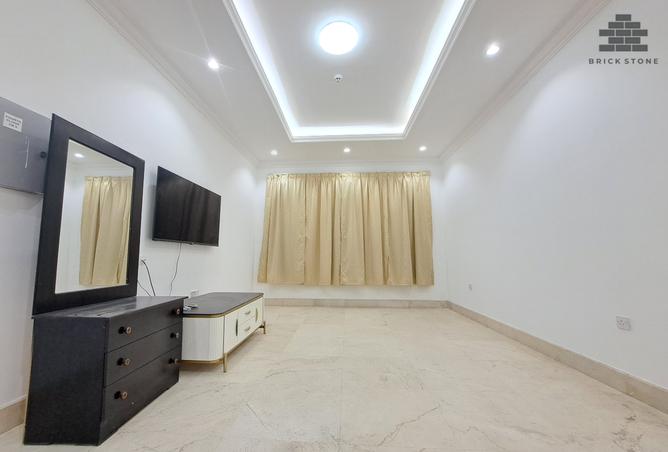 884855 - Property Image 2