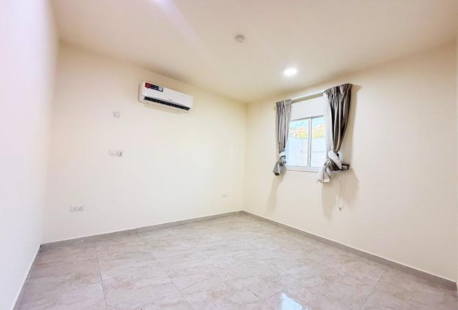 1004965 - Property Image 2