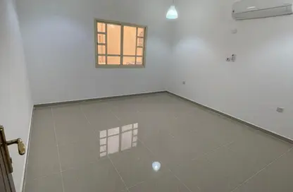 فيلا - غرفة نوم - 1 حمام للايجار في الهلال - الهلال - الدوحة