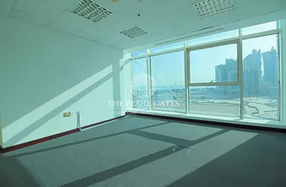 Office Space - Studio - 2 Bathrooms for rent in Conference Centre Street - West Bay - Doha