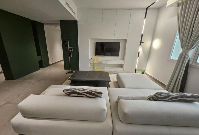 964165 - Property Main Image