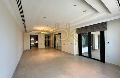 Apartment - 2 Bedrooms - 3 Bathrooms for rent in East Porto Drive - Porto Arabia - The Pearl Island - Doha
