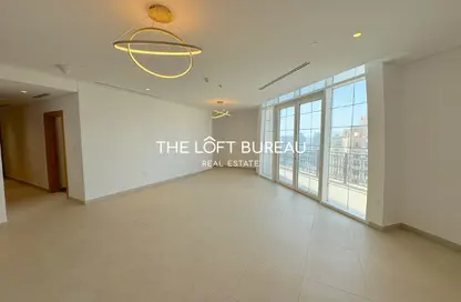 Penthouse - 3 Bedrooms - 5 Bathrooms for rent in Floresta Gardens - Floresta Gardens - The Pearl Island - Doha