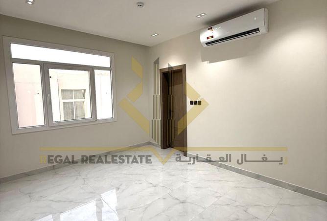 997260 - Property Image 2