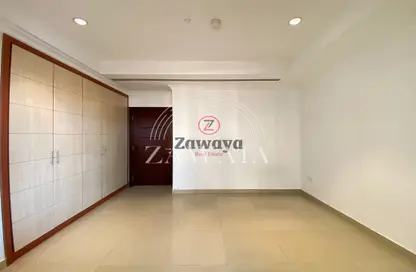 Apartment - 2 Bedrooms - 3 Bathrooms for rent in West Porto Drive - Porto Arabia - The Pearl Island - Doha