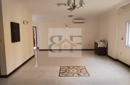 Apartment - 2 Bedrooms - 2 Bathrooms for rent in Muntazah 70 - Al Muntazah - Doha
