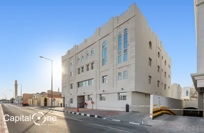 Apartment - 2 Bedrooms - 3 Bathrooms for rent in Al Khazin Street - Madinat Khalifa South - Madinat Khalifa - Doha