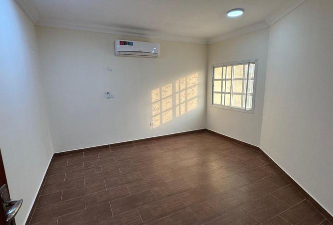 930029 - Property Image 3