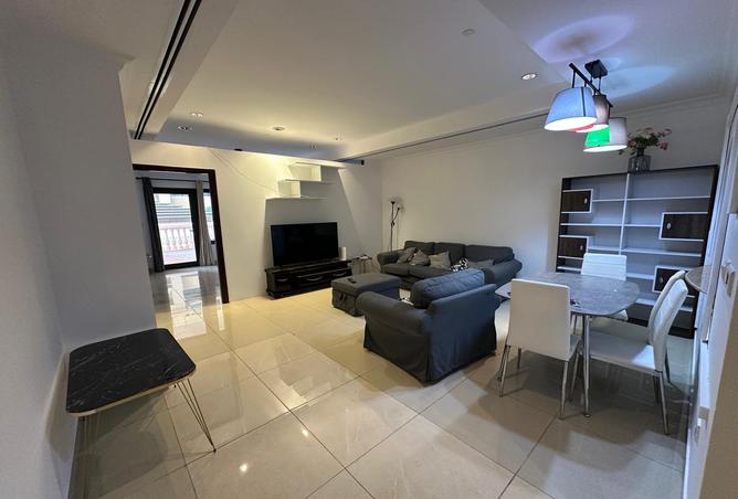 932733 - Property Image 2