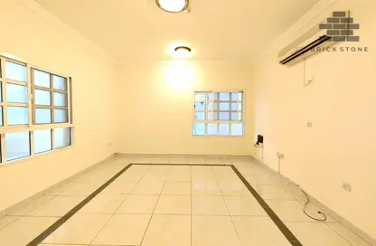 شقة - 2 غرف نوم - 2 حمامات للايجار في بيت الفناء - شارع عبدالله بن مسعود - فريج بن محمود - الدوحة