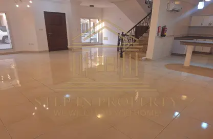 Villa - 3 Bedrooms - 4 Bathrooms for rent in Umm Al Seneem Street - Ain Khaled - Doha