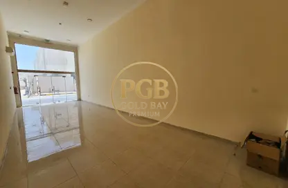 Shop - Studio - 1 Bathroom for rent in Fereej Kulaib - Doha