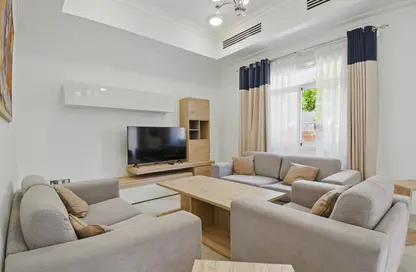 Duplex - 3 Bedrooms - 4 Bathrooms for rent in Al Dana st - Muraikh - AlMuraikh - Doha