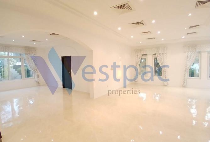 962590 - Property Image 2