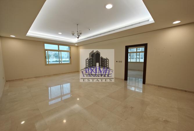 589688 - Property Image 2