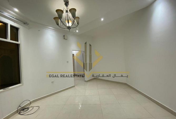933956 - Property Image 2
