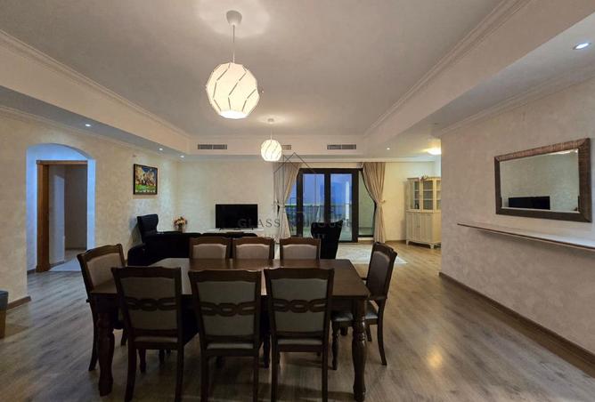 982403 - Property Image 2