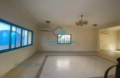 Villa - 3 Bedrooms - 3 Bathrooms for rent in Mamoura 18 - Al Maamoura - Doha