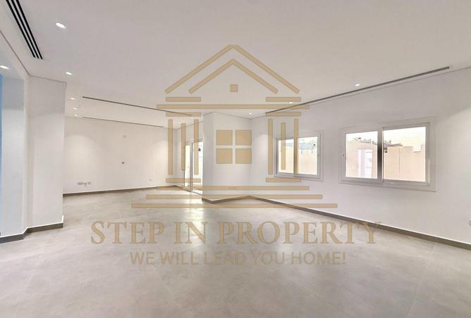 987502 - Property Image 2