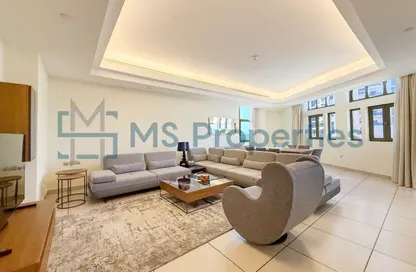 Apartment - 2 Bedrooms - 3 Bathrooms for rent in West Bay - West Bay - Doha