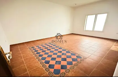 Villa - 3 Bedrooms - 4 Bathrooms for rent in Tadmur Street - Old Airport Road - Doha