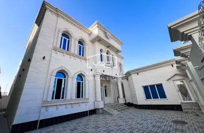 فيلا - 8 غرف نوم - 8 حمامات للبيع في الوكير - الوكير - الوكرة