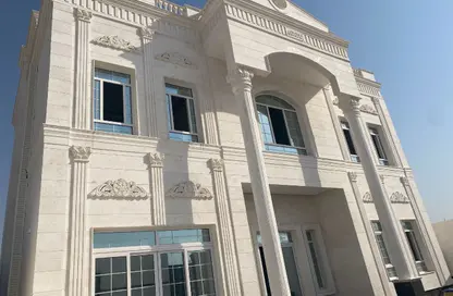 Villa - 7+ Bedrooms - 3 Bathrooms for sale in Al Wukair - Al Wukair - Al Wakra