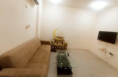Apartment - 1 Bedroom - 1 Bathroom for rent in Umm Ghuwalina - Umm Ghuwailina - Doha