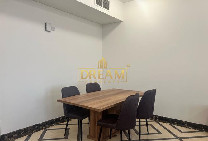 853089 - Property Image 2