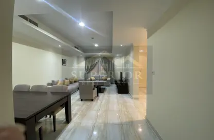 شقة - 2 غرف نوم - 3 حمامات للايجار في شارع النجمة - طريق المطار القديم - الدوحة