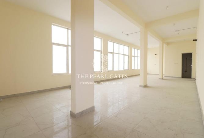 912219 - Property Image 3