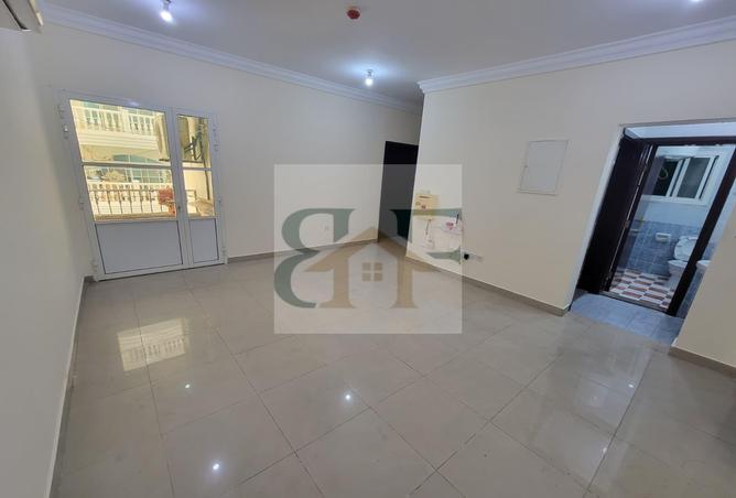 933513 - Property Image 2