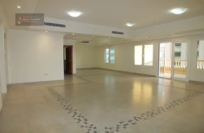 Empty Room image for: Apartment - 3 Bedrooms - 5 Bathrooms for rent in Tower 9 - Porto Arabia - The Pearl Island - Doha, Image 1