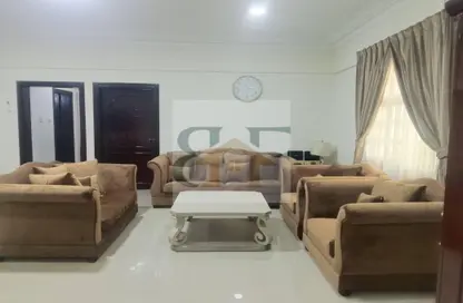 Apartment - 2 Bedrooms - 3 Bathrooms for rent in Umm Ghwailina Comm - Umm Ghuwalina - Umm Ghuwailina - Doha