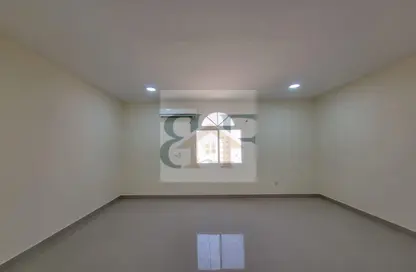 Apartment - 4 Bedrooms - 2 Bathrooms for rent in Old Al Ghanim - Al Ghanim - Doha